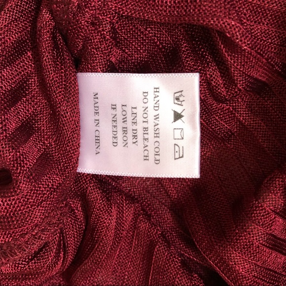 VICI Luxurious shimmer burgundy tie dress - Picture 12 of 12